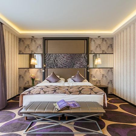 Victoria Garden Hotel Es Etterem Nyíregyháza Eksteriør billede