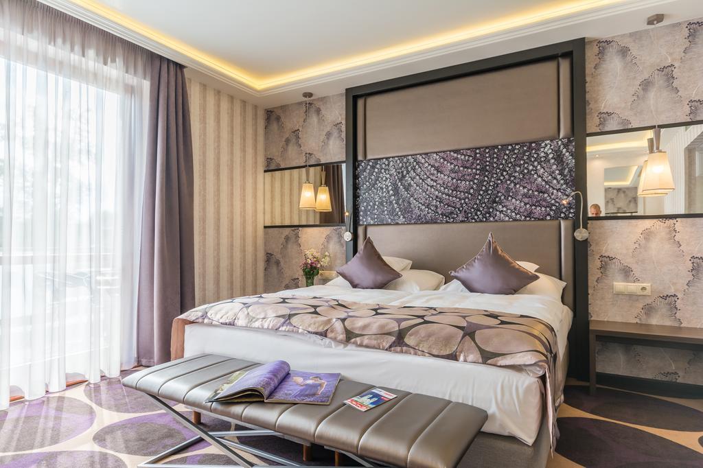 Victoria Garden Hotel Es Etterem Nyíregyháza Eksteriør billede