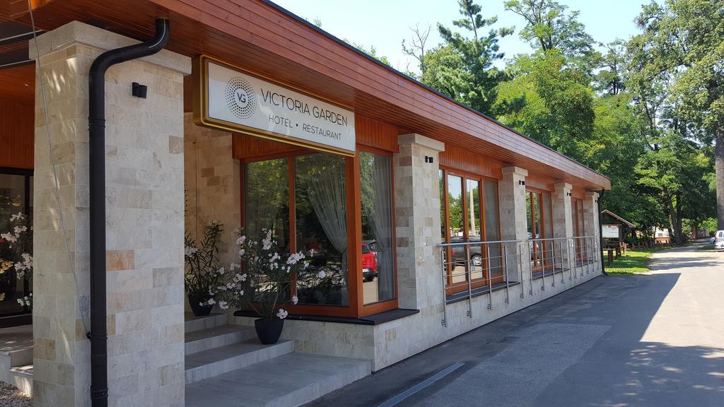 Victoria Garden Hotel Es Etterem Nyíregyháza Eksteriør billede