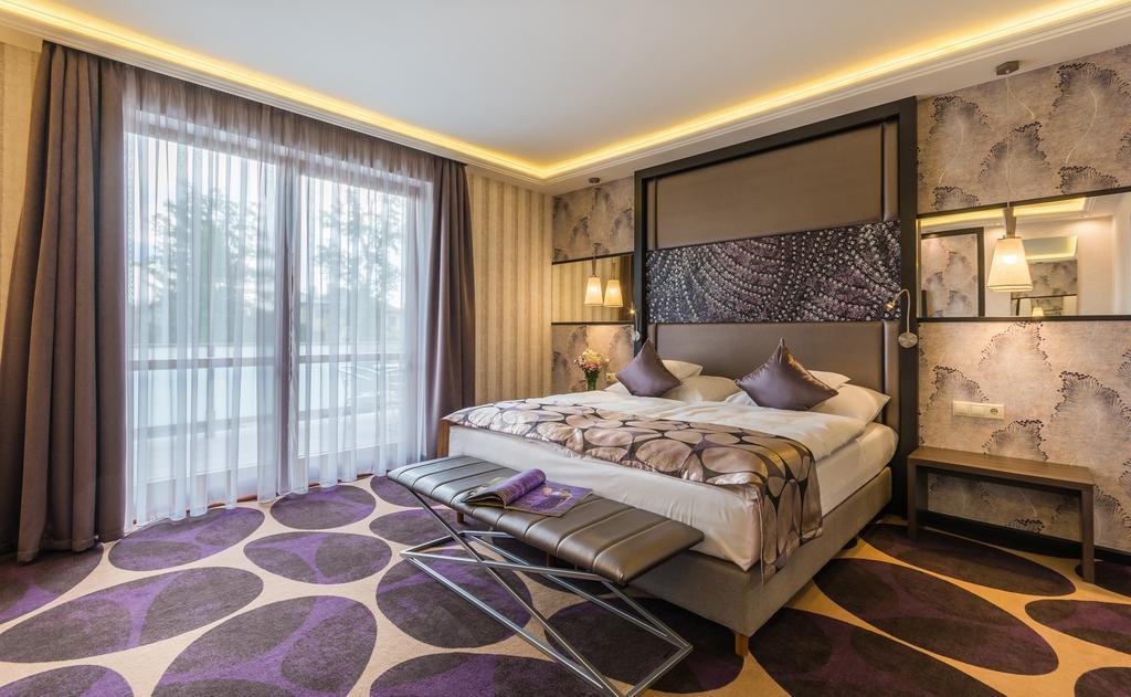 Victoria Garden Hotel Es Etterem Nyíregyháza Eksteriør billede